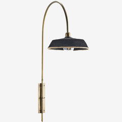 Madam Stoltz iron wall lamp with grass shade